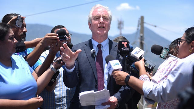 Sen. Van Hollen on visit with Kilmar Abrego Garcia in El Salvador 